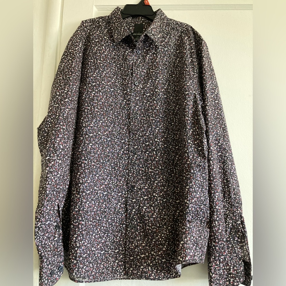 H&M Black and White Casual Button Down Shirt with Intricate Pattern